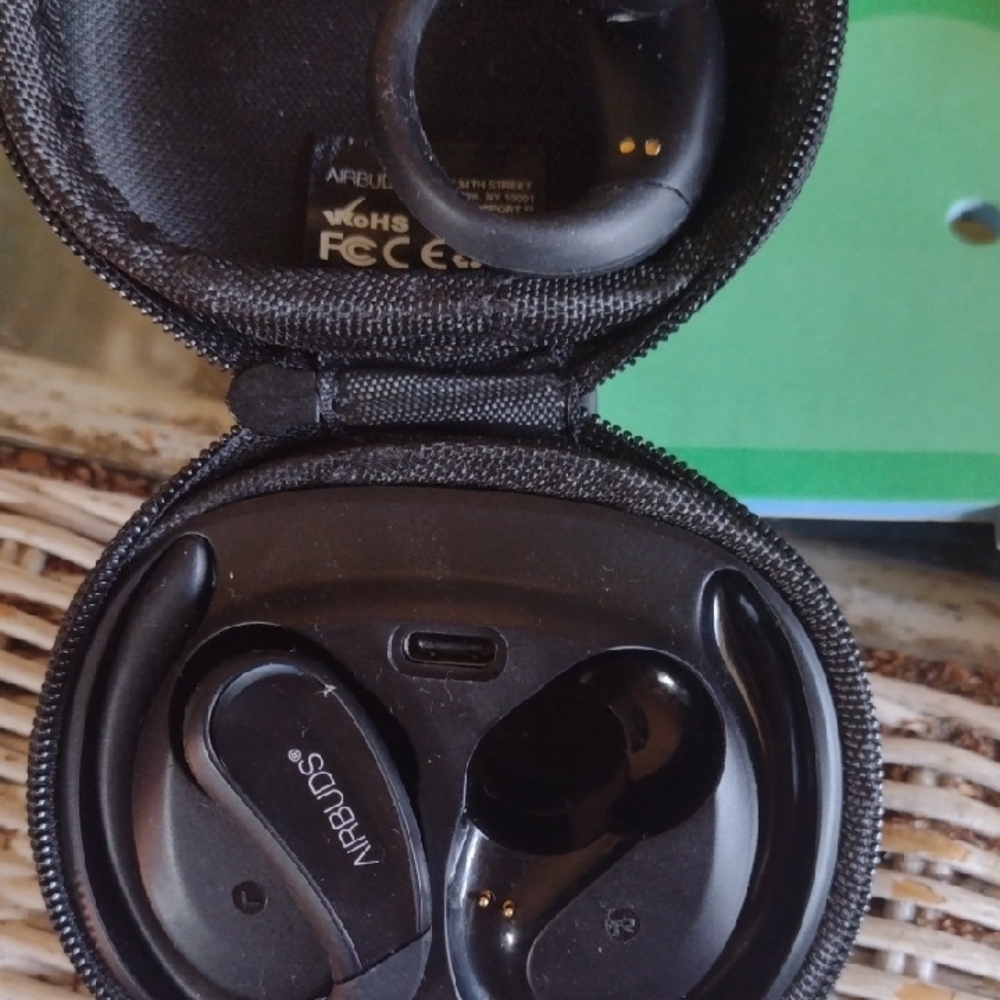 Air buds Black Wireless Earbuds with Charging Case-Air Sport X5 NWOT